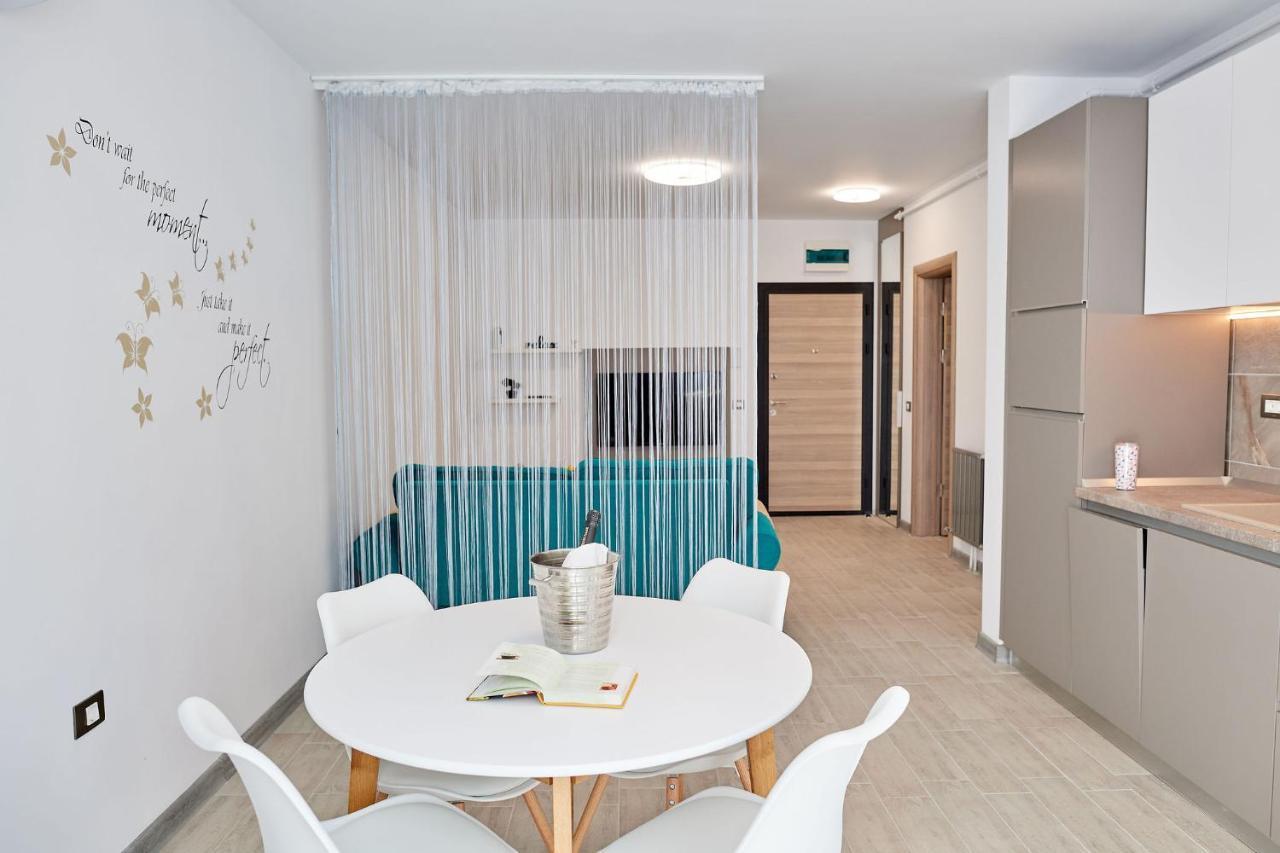 Sea Love Apt Spa N Pools Beach Resort Năvodari Exterior foto
